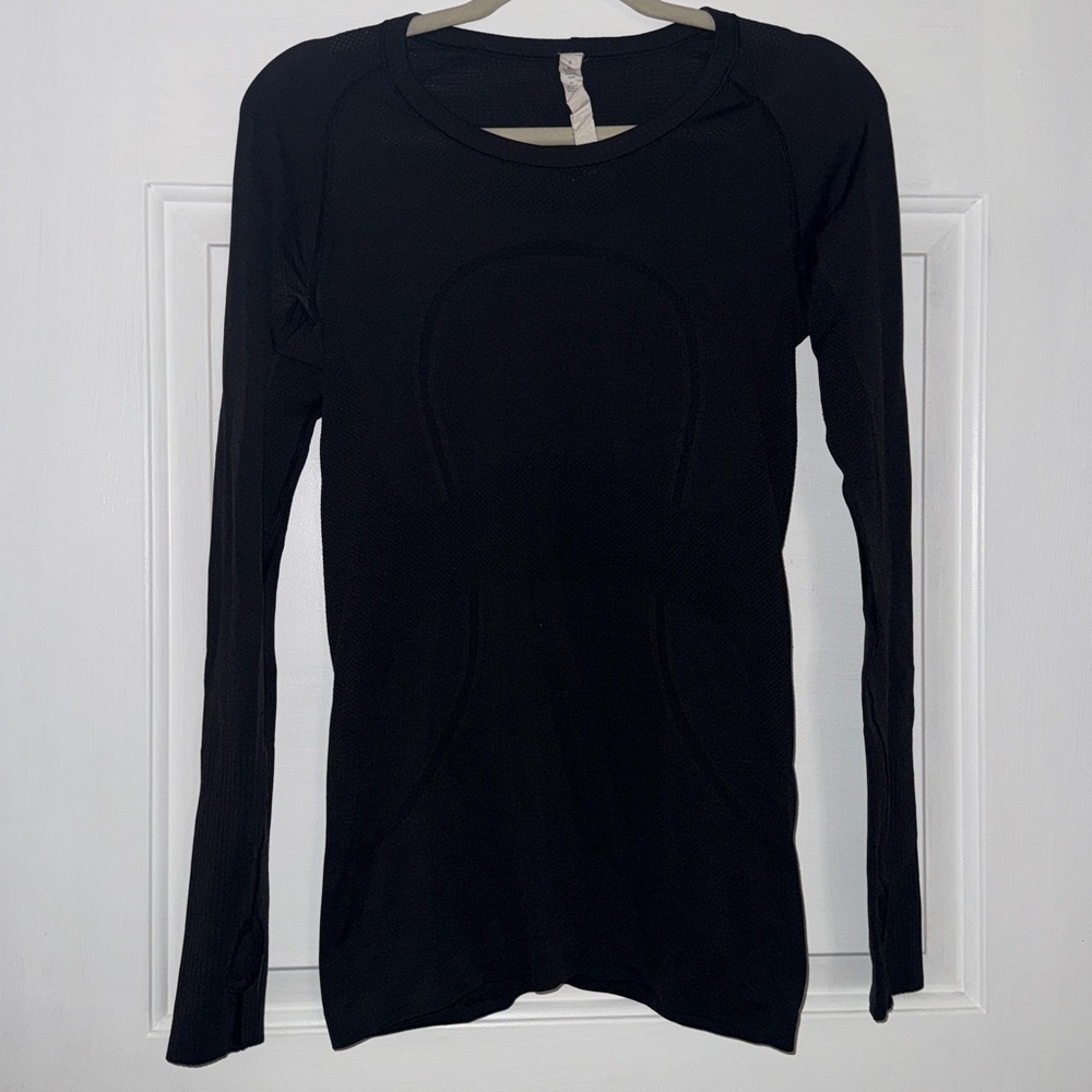 Lululemon black swiftly tech long sleeve